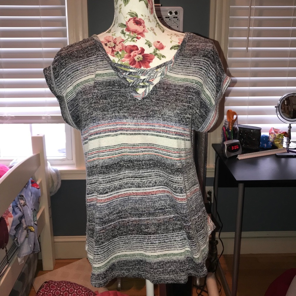 Multicolored T-shirt with tie front